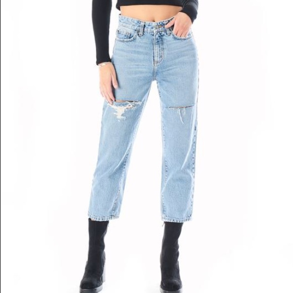 Carmar Hermia Addison Jean